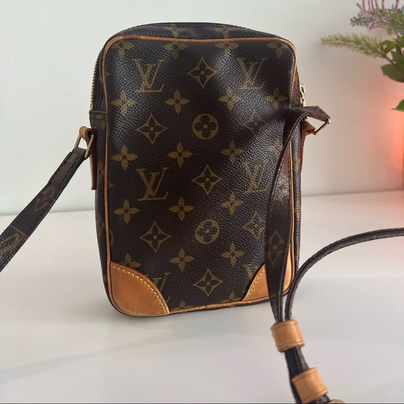 Vintage Louis Vuitton Monogram Danube PM Crossbody Bag - Picture 3 of 15